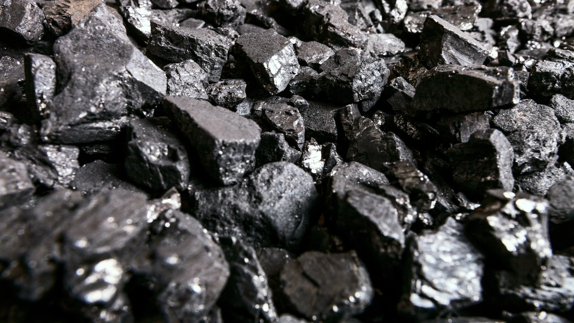 Low Phosphorus Coke Supplier – high-quality low-phosphorus coke used in metallurgical processes requiring stable chemical parameters.